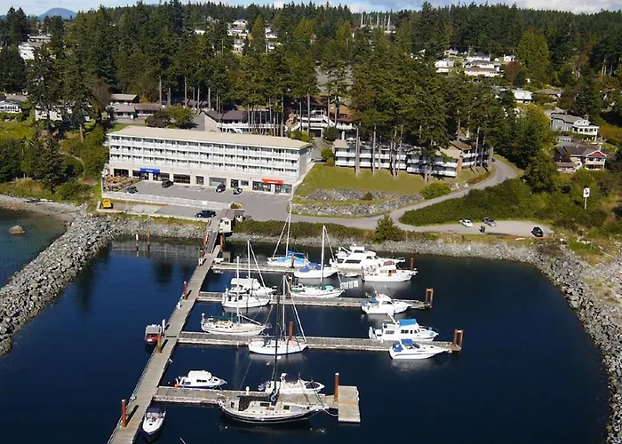 Beach Gardens Resort And Marina Powell River
