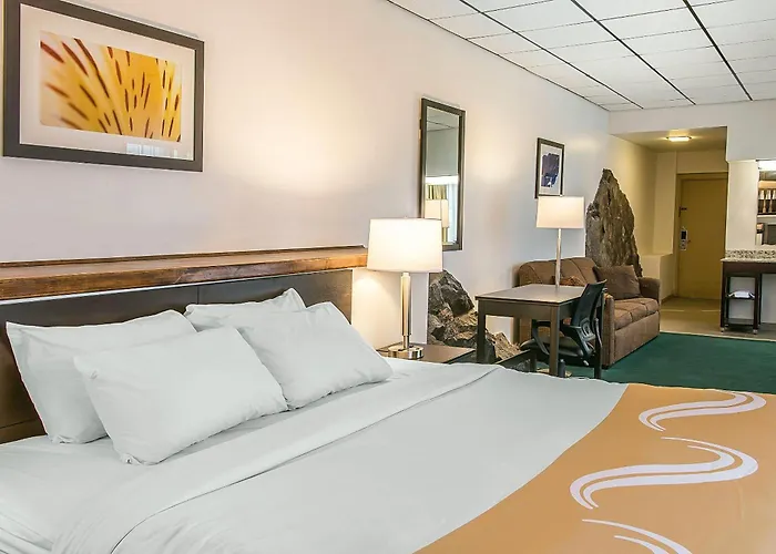 Quality Inn & Suites Houghton Downtown