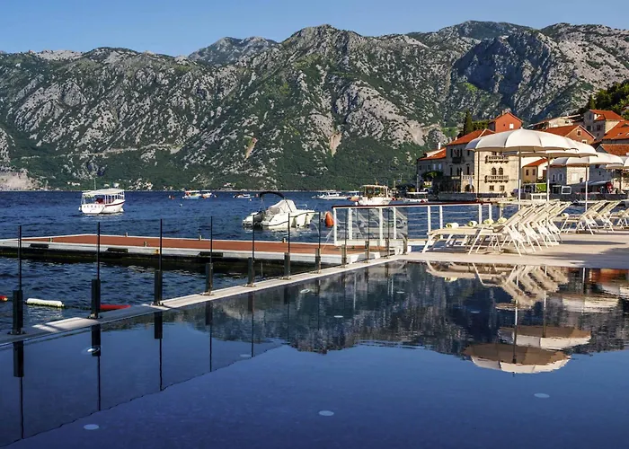 Heritage Grand Perast