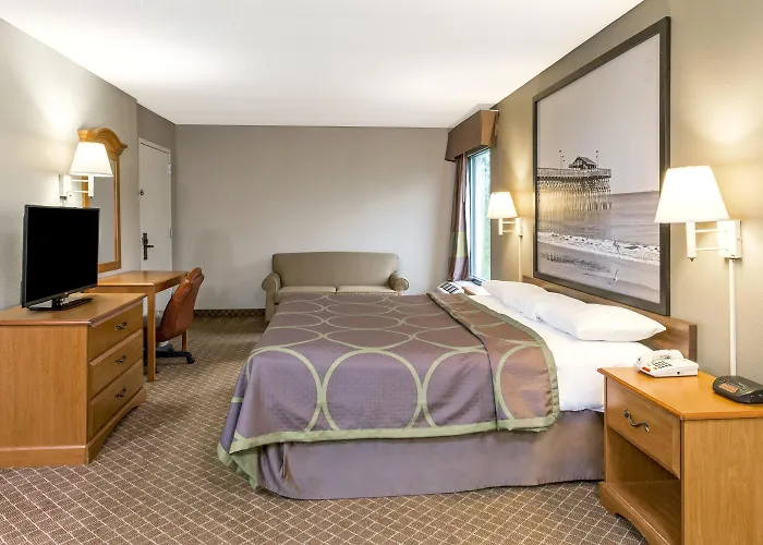 Super 8 By Wyndham Orangeburg Near I-26