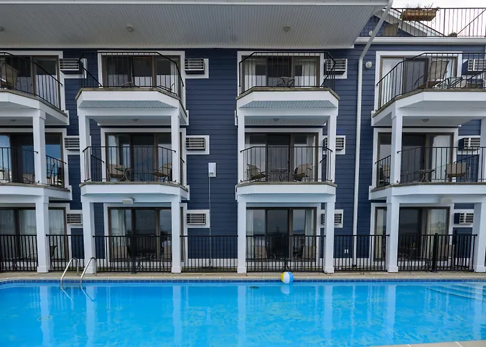 Pointes North Beachfront Hotel - 2 Person Spa Tub Studios