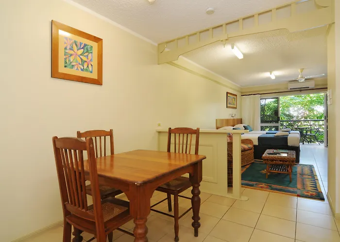 Cairns Queenslander Hotel & Apartments