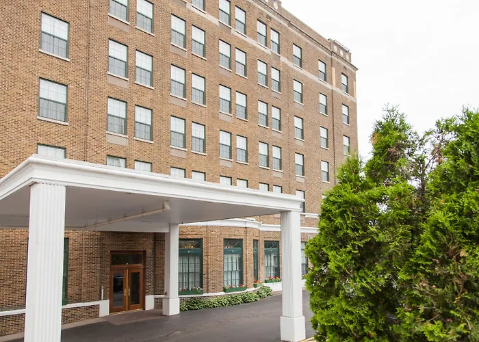 Landmark Inn