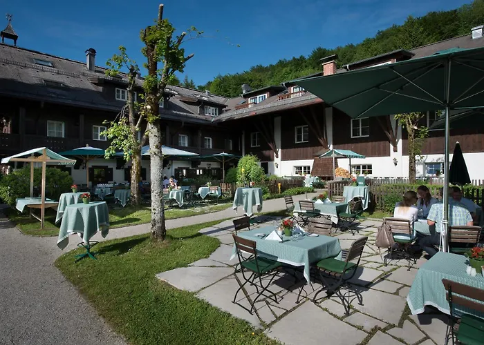 Romantik Hotel Die Gersberg Alm über Salzburg mit Outdoorpool