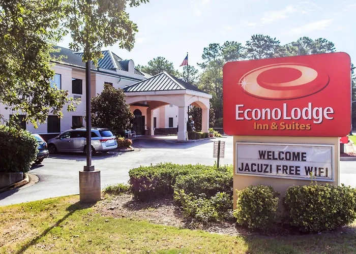 Econo Lodge Inn & Suites Marietta Near Dobbins Arb