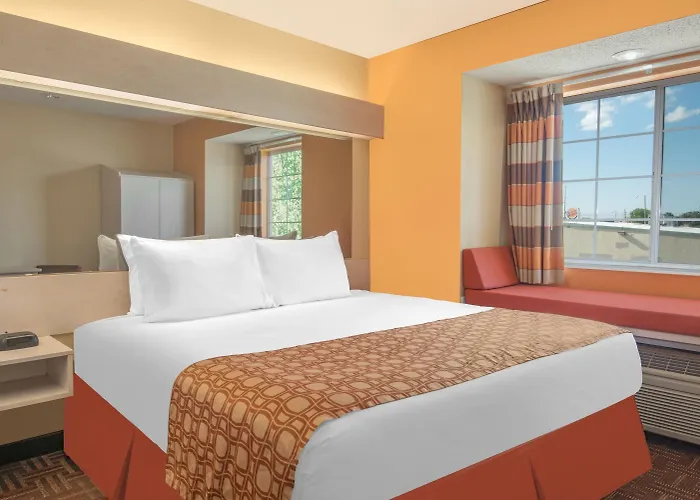 Longhorn Inn & Suites
