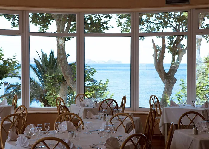 Baia Madeira Hotel