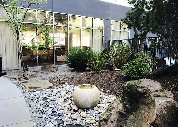 Courtyard Oakland Downtown