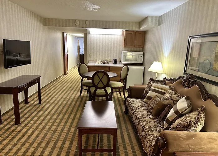 Ramada By Wyndham Saginaw Hotel & Suites