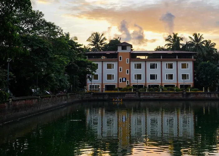 Coastal Pearl Hotel Miramar Lakeview