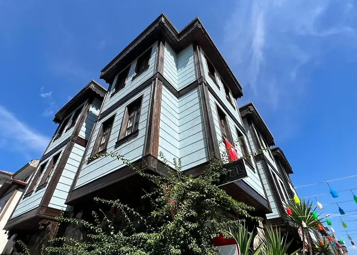 La Fontaine Otel