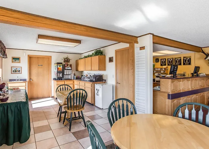 Rodeway Inn & Suites Pronghorn Lodge Lander