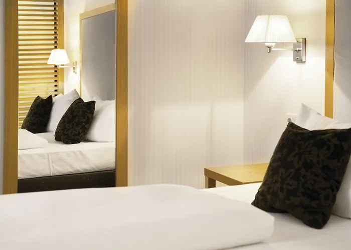 Townhouse Hotel