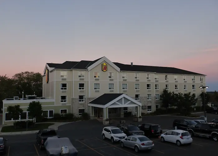 Super 8 By Wyndham Peterborough
