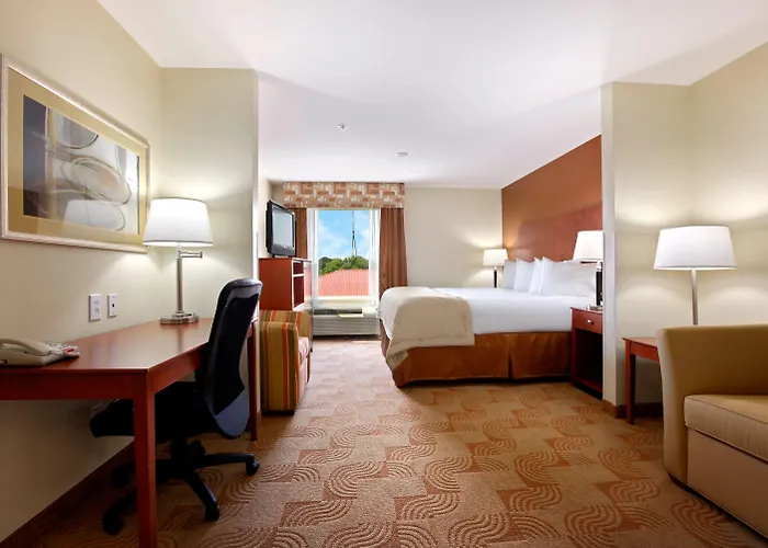 Baymont By Wyndham Savannah I-95