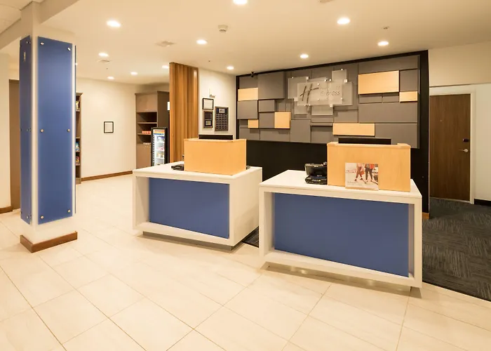 Holiday Inn Express Hotel & Suites Bay City By Ihg