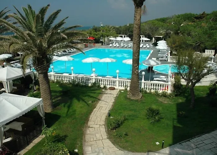 Domizia Palace Hotel