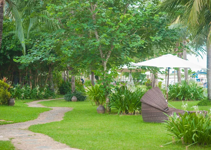 Vinh Hung Riverside Resort & Spa