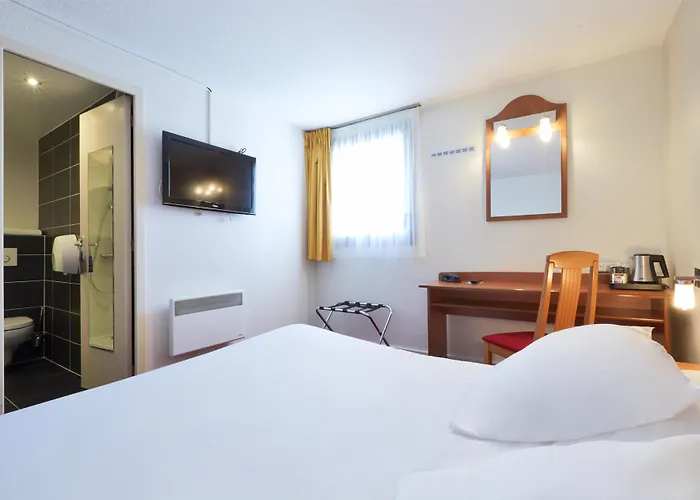 Kyriad Saint Quentin En Yvelines - Montigny