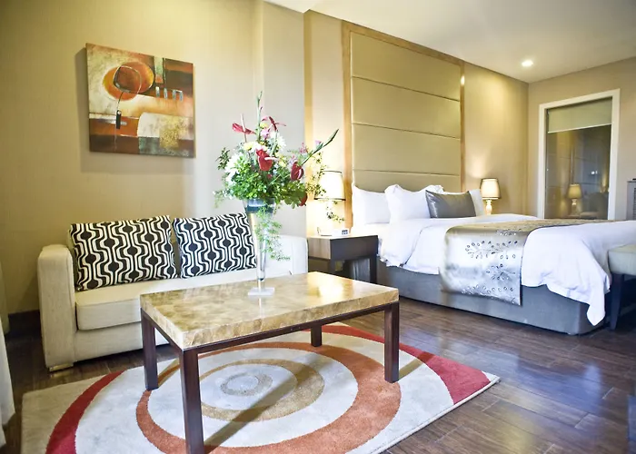 Goldberry Suites & Hotel Mactan