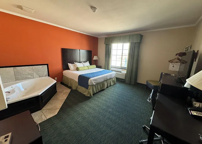 Cityview Inn & Suites Downtown /Rivercenter Area