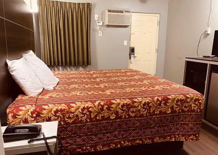 Red Carpet Inn - Norristown