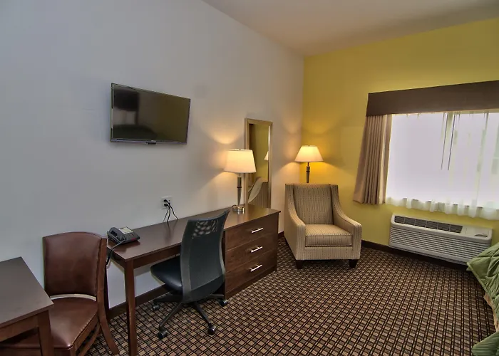 Comfort Inn & Suites Barnesville - Frackville