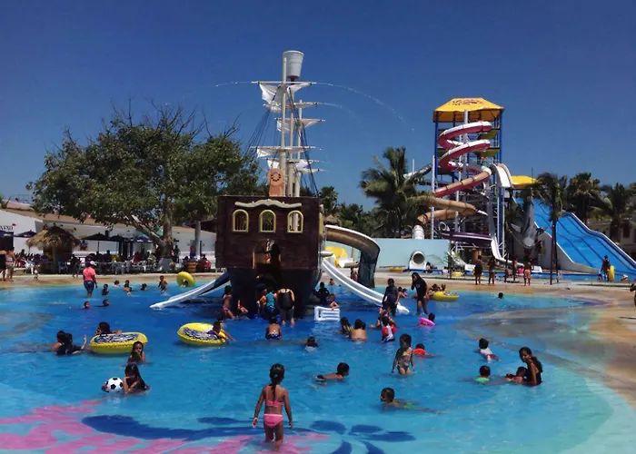 Splash Inn Nuevo Vallarta & Parque Acuatico