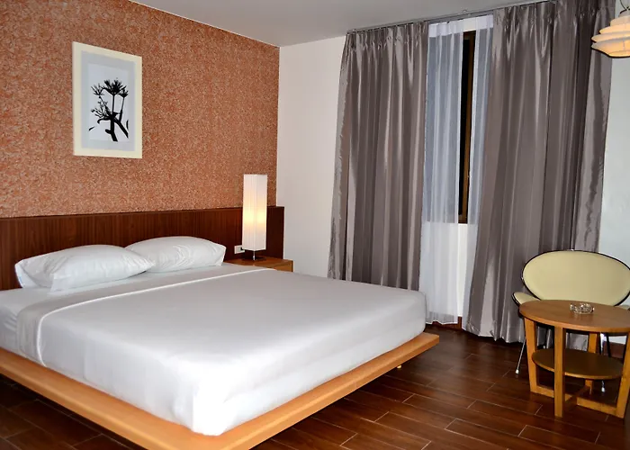 Flipper Lodge Hotel - SHA Extra Plus