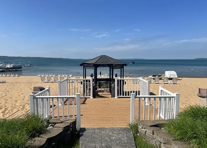 The Beach Haus - Traverse City
