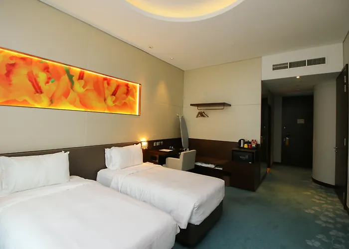 Resorts World Sentosa - Festive Hotel