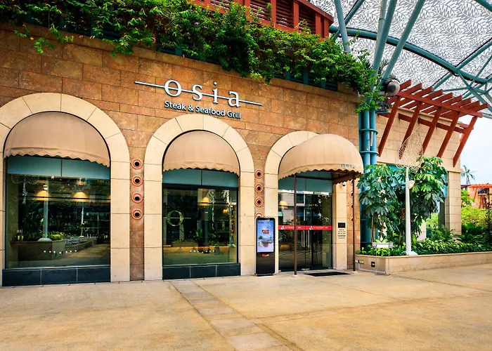 Resorts World Sentosa - Festive Hotel