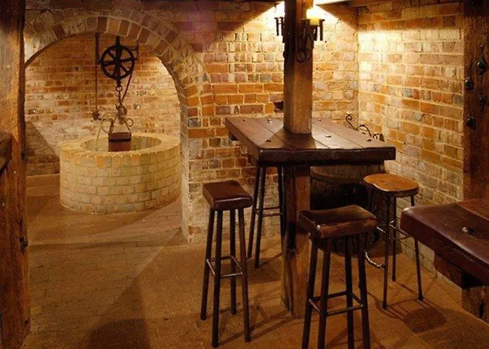 Rose & Crown Hotel