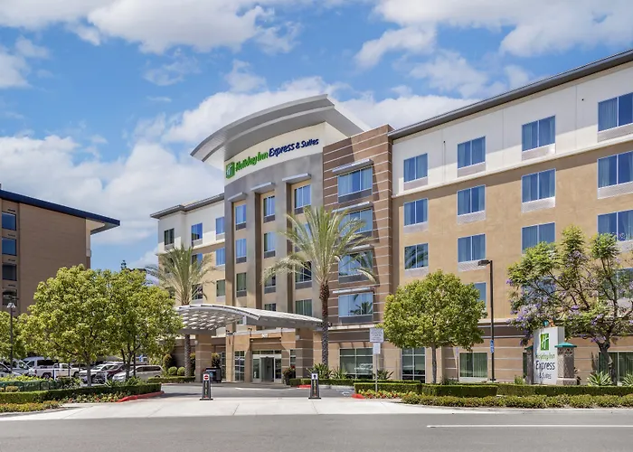 Holiday Inn Express & Suites Anaheim Resort Area By Ihg