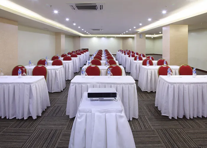 Hotel Senbayrak City