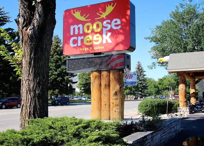 Moose Creek Lodge & Suites