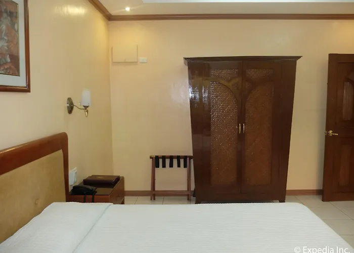 Pacific Breeze Hotel And Resort