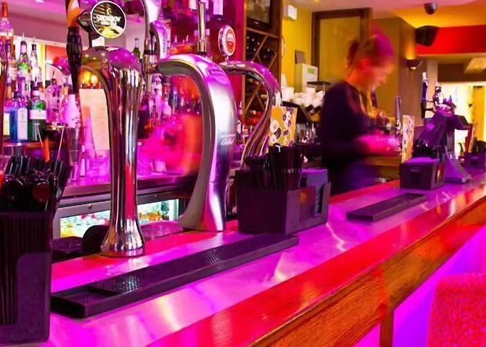 The Lounge Hotel&Bar