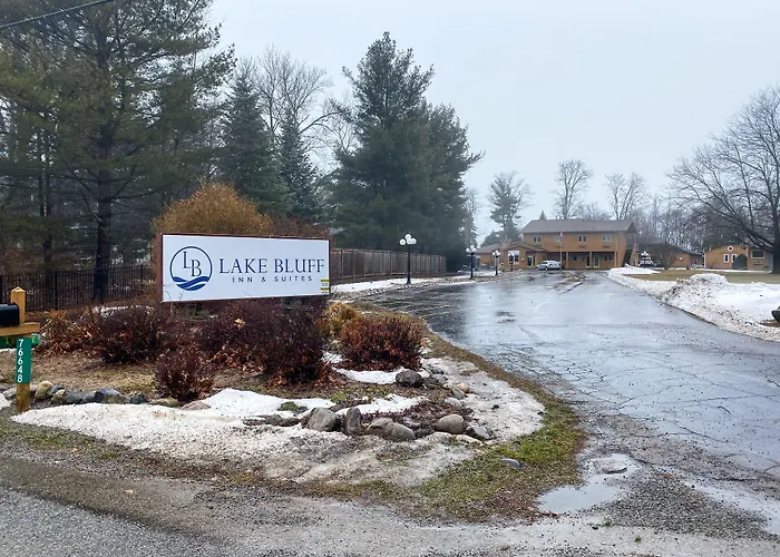 Lake Bluff Inn And Suites