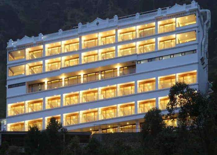 Amber Dale Luxury Hotel & Spa, Munnar