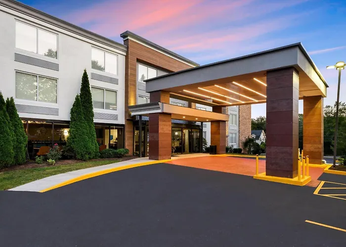 La Quinta By Wyndham Sturbridge Hotel