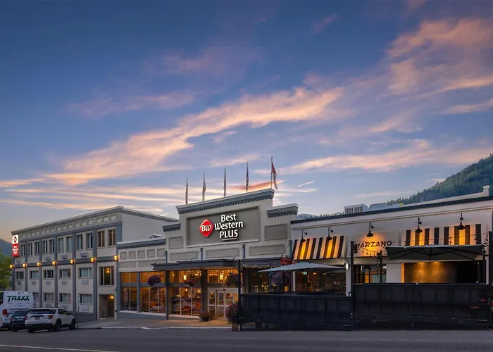 Best Western Plus Baker Street Inn&Convention Center