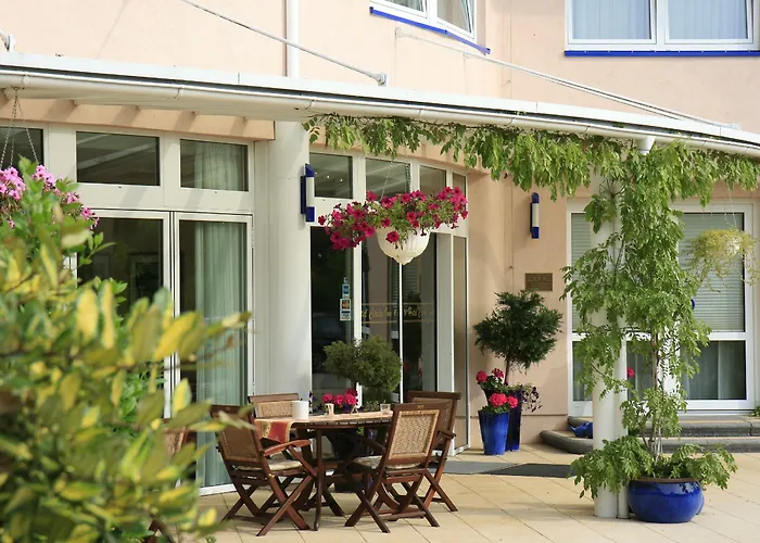 Hotel Circle Inn - Closest To Air Base
