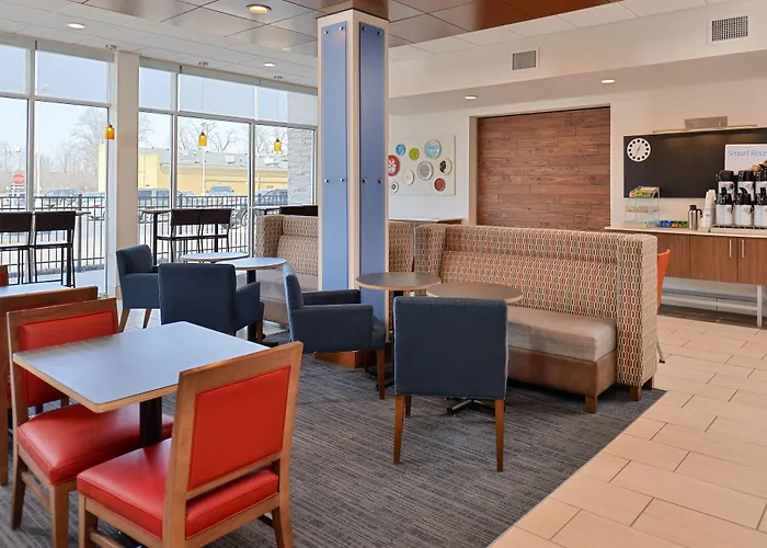 Holiday Inn Express & Suites - Brighton South - Us 23 By Ihg