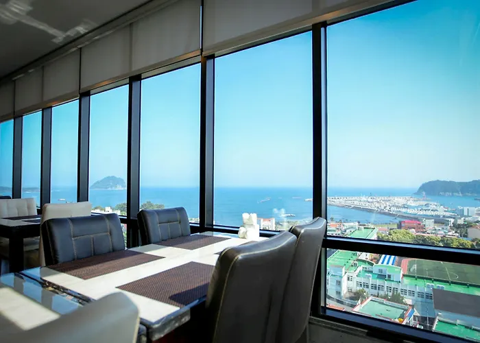 Eins Hotel