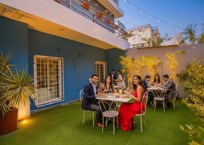 Fabhotel F9 Noida Sector 51