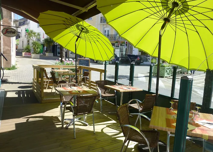 Logis Hotel Le Chêne Vert