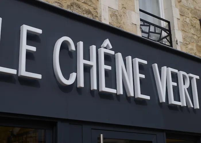 Logis Hotel Le Chêne Vert
