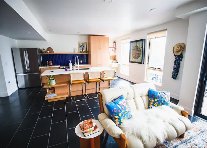 Shorehouse Hotel