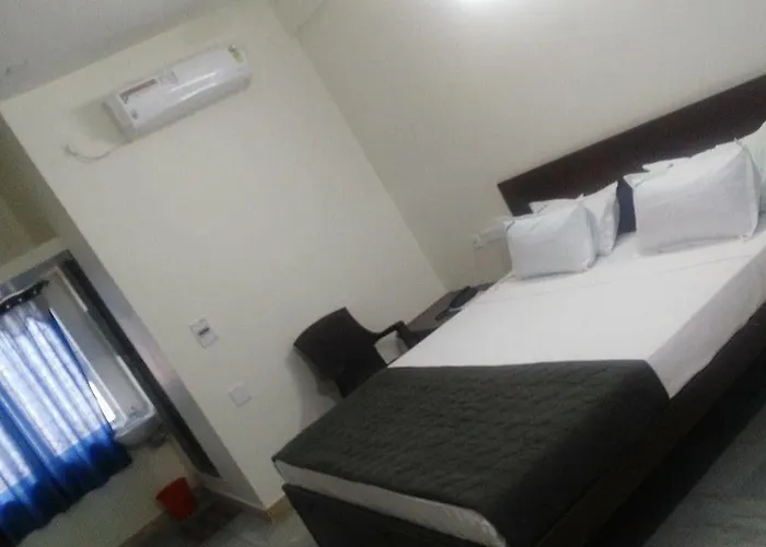 Hotel Paradise Inn